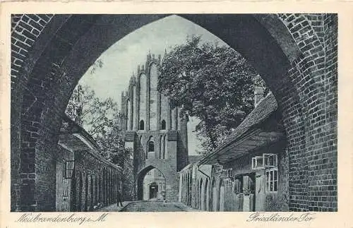 Deutschland Neubrandenburg i M Friedlaender Tor Vintage Postkarte