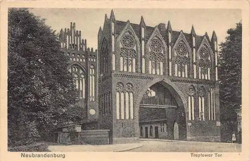 Deutschland Neubrandenburg Treptower-Tor alte Postkarte.