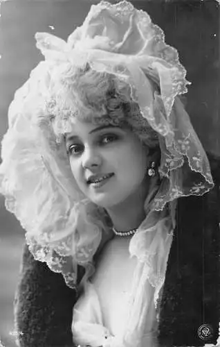 RPPC 1905 Frau mit Make-Up und Schmuck trägt Spitzenschleier Postkarte