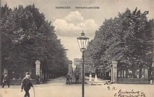 A120 Deutschland 1913 Hannover Herrenhaeuser Allee Bäume Wächter Lampenmast Postkarte