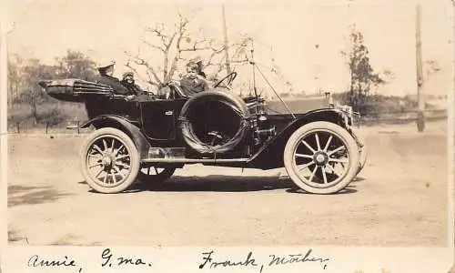 L032 Familie auf dem Weg nach Long Beach Sozialgeschichte Automobil Postkarte RPPC