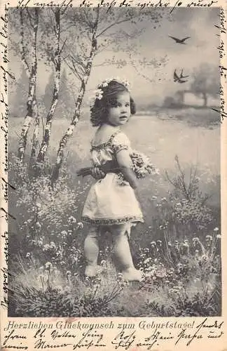 A126 Geburtstagsgrüße 1905 Mädchen im Wald Gänseblümchen Krone Blumenstrauß Postkarte