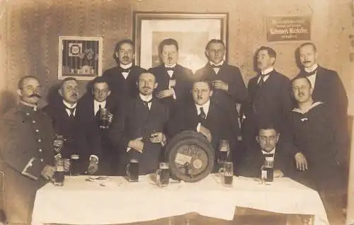 A125 Echt Foto Wieselburg Kathreiners Malzkaffee Männer trinken Bier Barric Postkarte