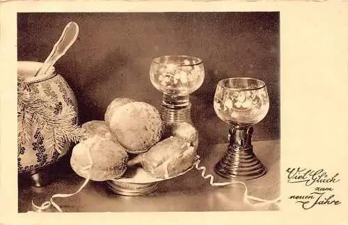 Neujahrsgrüße Paar Gläser Donuts auf Teller Vintage Postkarte