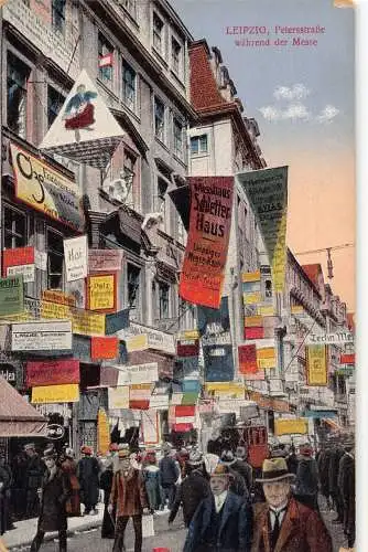 A690 Deutschland Leipzig Petersstraße waehrend der Messe Werbeschilder Postkarte