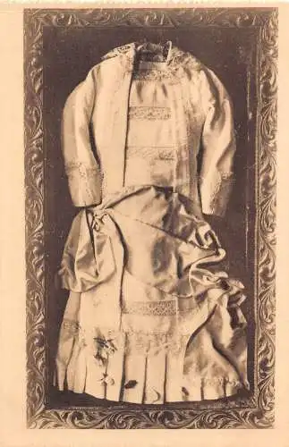 A701 Religiöses weißes Kleid der seligen Therese vor dem Allerheiligsten Sakrament Postkarte