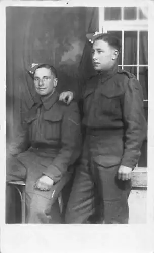 A704 Echt Foto Militär Zwei Infanterie Hochrangige Britische Soldaten Postkarte