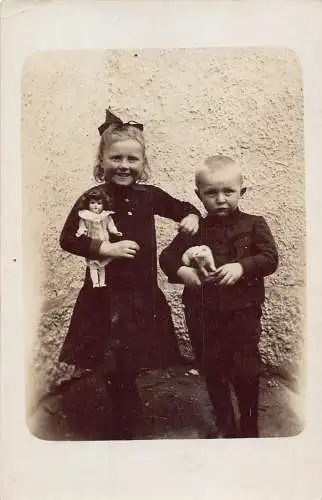 A705 Echtfoto 1915 Kinder Spielzeug Puppe und Bär in Oberhausen Deutschland Postkarte