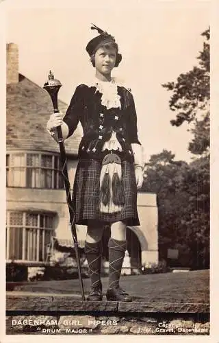 A731 Militär Fanfare Uniform Dagenham Mädchen Pfeifer Trommel Major RPPC Postkarte