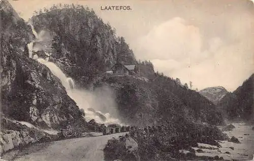 A750 Norwegen Laatefos Wasserfall Berg Postkarte