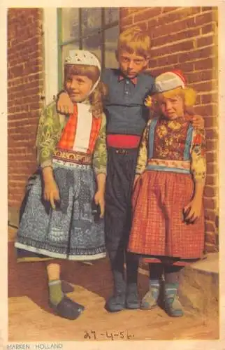 A758 Niederlande Marken Holland Kultur Kinder Trachtenkleidung Postkarte