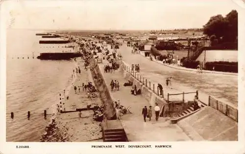 L239 England 1953 Promenade West Dovercourt Harwich Lounge Stühle Postkarte