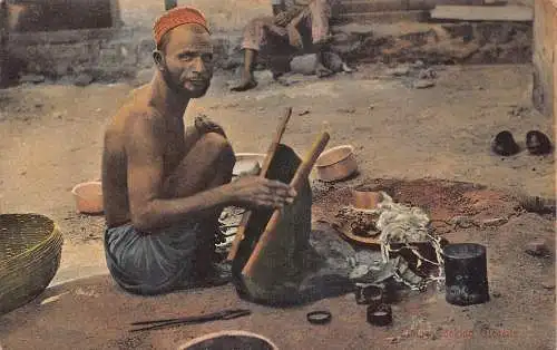 A007 Indien Essen Kochutensilien in Straße ethnisch Vintage Postkarte