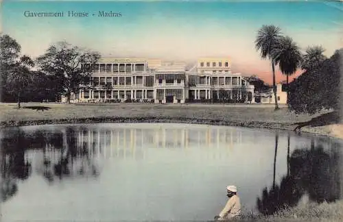 A004 Indien Madras Regierungshaus Teich Vintage Postkarte