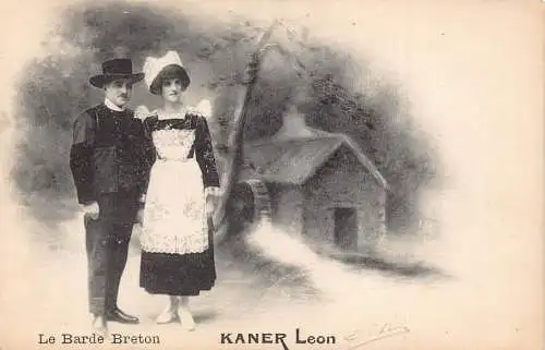 A767 Frankreich Le Barde Breton Kaner Leon Paar traditionelle Kostüme Postkarte
