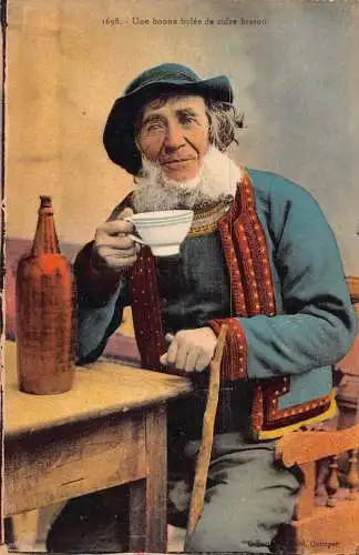 A767 Frankreich Bonne Bolee de Cidre Bretonische Bretagne Älterer Mann Apfelwein Postkarte
