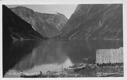 L390 Norwegen Noerofjarden ved Gudvangen Boot See Berge Vintage Postkarte