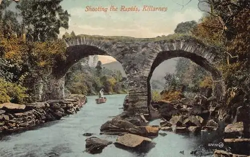 L386 Irland Killarney schießt die Stromschnellen Flussbrücke Boot Vintage Postkarte