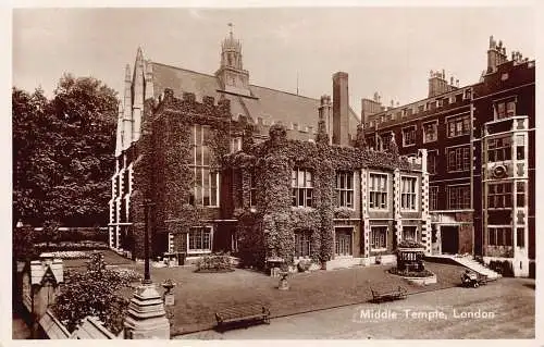 L244 England Middle Temple London RPPC Vintage Postkarte