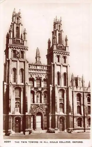 L243 England The Twin Towers in all souls college Oxford RPPC Vintage Postkarte