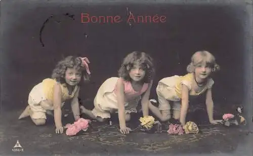 L112 Neujahrsgrüße Mädchen Kinder Blumen Rosen Postkarte