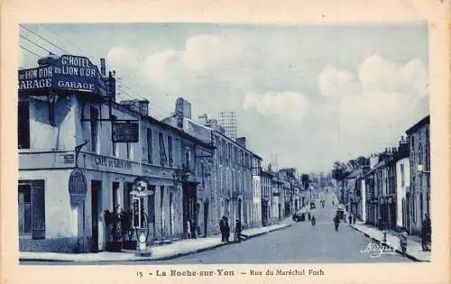 A182 Frankreich La Roche sur Yon Rue Marechal Foch Cafe du Lion D'or Hotel Postkarte