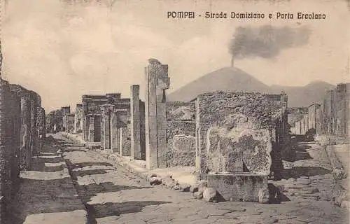 A012 Italien Pompeji Vesuv Strada Domiziano e Porta Ercolano Postkarte