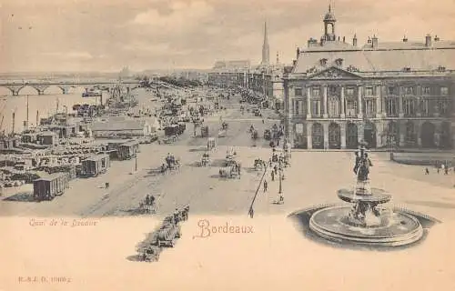 A185 Frankreich Bordeaux Quai de la Douane Kutschen Brunnen Vintage Postkarte