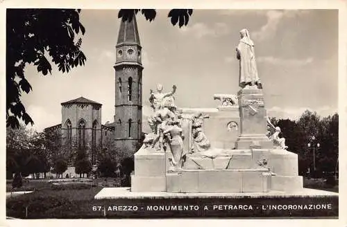 A806 Italien Arezzo Monumento a Petrarca Krönung RPPC Vintage Postkarte