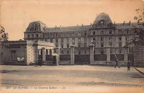 A817 Frankreich Le Havre Caserne Kleber Garnison Vintage Postkarte