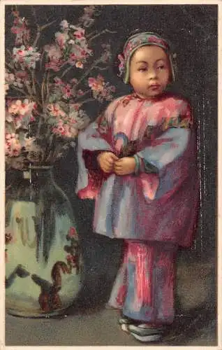 L268 China Mädchen mit Vase Blumen trägt ethnische Folklore Kostüm Postkarte