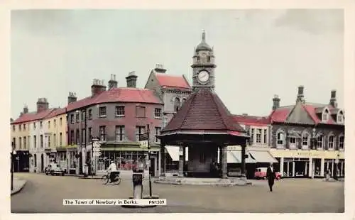 L242 England Newbury in Berks Stadt Autos Fahrrad Straßenschilder Geschäft Vintage Postkarte