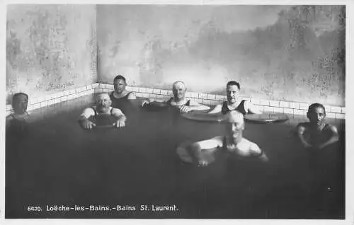 L095 Frankreich Loeeche les Bains St Laurent Poeple in Bath Vintage Postkarte