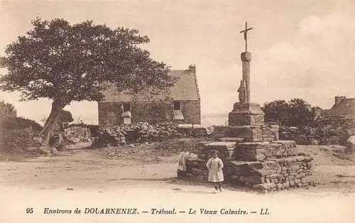L095 Frankreich Environs de Douarenez Treboul Le Vieux Calvaire Vintage Postkarte