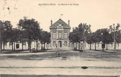 L095 Frankreich 1912 Mantes la Ville Mairie et les Ecoles Vintage Postkarte