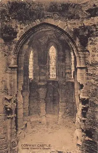 A022 Wales Conway Castle Queen Eleanor's Chapel Interieur Vintage Postkarte