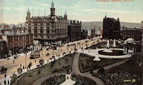 A023 Irland Belfast Donegall Square Doppeldecker Straßenbahnen Vintage Postkarte