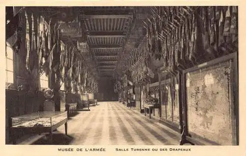 A825 Frankreich Musee de l'Armee Salle Turenne ou des Drapeaux Vintage Postkarte
