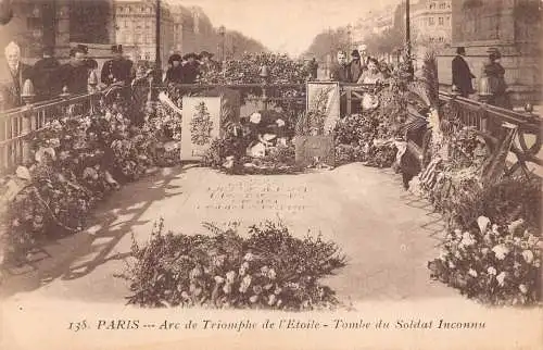 A822 Frankreich Paris Arc de Triomphe de l'Etoile Tombe du Soldat Inconuu Postkarte