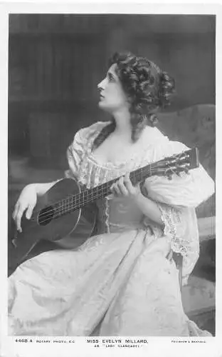 A830 Britisch-Edwardianische Schauspielerin Evelyn Millard als Lady Clancarty RPPC Postkarte