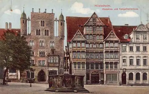 A020 Deutschland Hildesheim Wedekind und Tempelherrenhaus Brunnen Vintage Postkarte