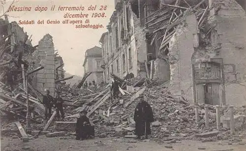 A016 Italien Messina Soldato del Genio Helfer Erdbebenkatastrophe 1908 Postkarte