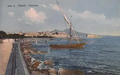 A015 Italien Napoli Neapel Panorama Meerpromenade Boot Vintage Postkarte