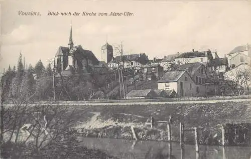 A210 Frankreich Vouziers Kirche vom Aisne Ufer Kirche Feld Postkarte
