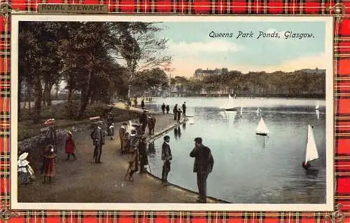A031 Schottland Glasgow Queens Park Ponds Segelboote Tartan Steward Postkarte