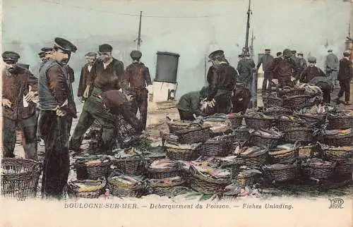 A834 Frankreich Boulogne Sur Mer Fische Unlading Markt Vintage Postkarte