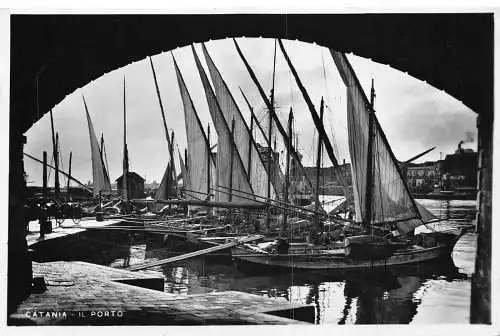A229 Italien 1933 Catania Hafen Segelboote RPPC Vintage Postkarte