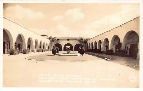 A855 USA 1930 Kalifornien Pomona Patio Hauptstall Hellogo Institut RPPC Postkarte