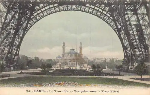 A235 Frankreich Paris Trocadero Blick unter dem Eiffelturm Vintage Postkarte