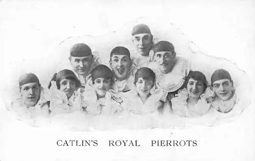 A050 Porträt Gruppe Pierrots Frauen Männer Catlins Royal Pierrots Postkarte.